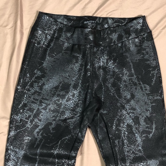 Patterned pants - Picture 2 of 2